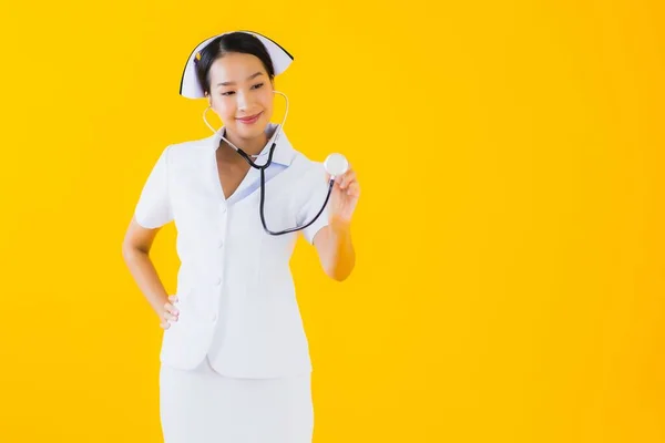 Retrato Hermosa Joven Asiática Mujer Tailandesa Enfermera Uso Estetoscopio Para — Foto de Stock