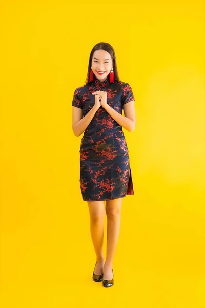 Retrato Bonito Jovem Asiático Mulher Desgaste Chinês Vestido Com Ação — Fotografia de Stock