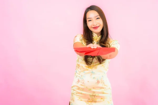 Portrait Beautiful Young Asian Woman Red Envelopes Chinese New Year — Stock Photo, Image