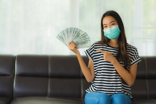 Portrait Beautiful Young Asian Woman Mask Sofa Show Money Cash — Stock Photo, Image