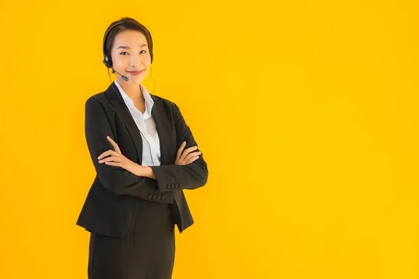 Portret Piękny Młody Biznes Azjatycki Kobieta Słuchawką Lub Słuchawki Dla — Zdjęcie stockowe