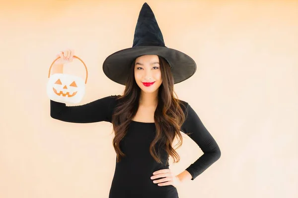 Ritratto Bella Giovane Donna Asiatica Indossare Costume Halloween Sul Colore — Foto Stock