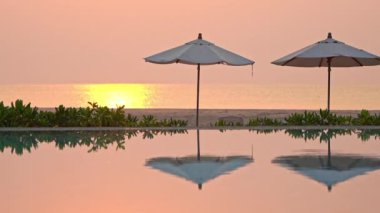 günbatımı güzel dalgalı denizde sakin görüntüleri