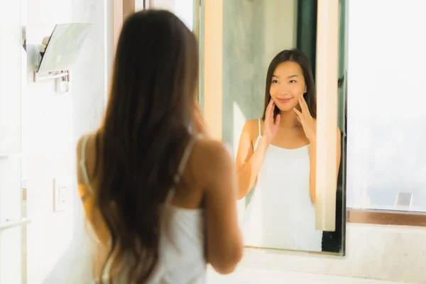 Portrait Beautiful Young Asian Woman Check Her Face Facial Bathroom — Stock Photo, Image