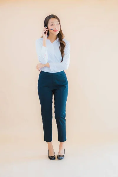 Retrato Bonito Jovem Asiático Mulher Negócios Com Fone Ouvido Para — Fotografia de Stock