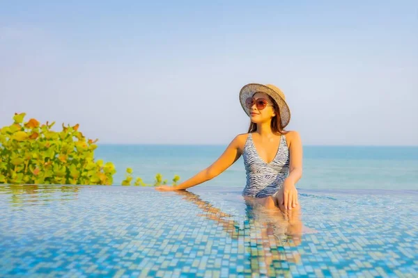 Portrait Beautiful Young Asian Woman Relax Smile Enjoy Leisure Swimming — Stock Photo, Image