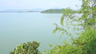 Bangkok Tayland 'daki Lumpini Parkı çevresindeki şehir manzarası çok güzel.