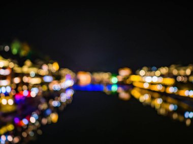Fenghuang, Çin 'in Hunan Eyaleti' nde yer alan bir şehirdir. Fenghuang iline bağlı bir ilçedir.