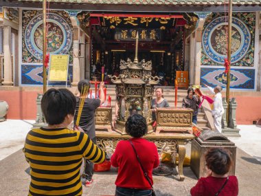 shantou / china-01 Nisan 2018: Xuanwu Dağı 'ndaki yabancı insanlar veya Lufeng şehrindeki Yuanshan tapınağı Çin lehçesi. Yuanshan Tapınağı Guangdong Çin' deki ünlü tapınağı