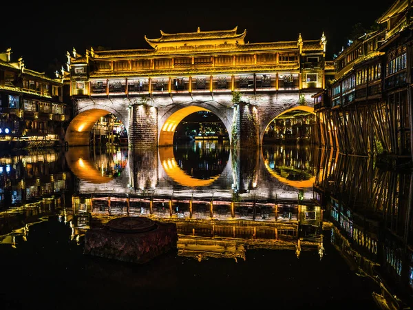 Krajina Pohled Hong Bridge Budova Noci Fenghuang Staré Město Phoenix — Stock fotografie