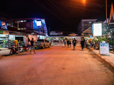 Vangvieng/lao-10 Dec 2017:Unacquainted People walking on vangvieng downtown in the night Lao.Vangvieng City The famous holiday destination town in Lao.