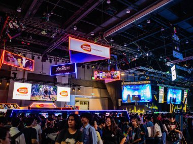 Bangkok / Tayland - 26 Ekim 2019: Siam paragon mağazasındaki sergi salonunda, Tayland 'daki en büyük oyun şovu.
