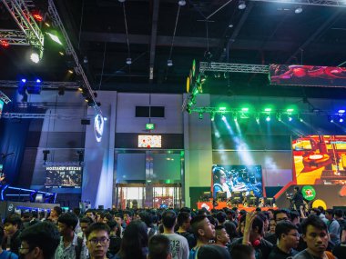 Bangkok / Tayland - 26 Ekim 2019: Siam paragon mağazasındaki sergi salonunda Meçhul Oyuncu. Facebook yorumcusu Booth