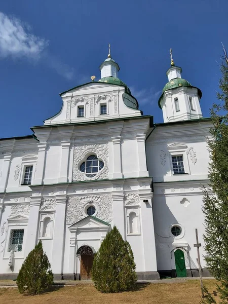 Внешний Фасад Собора Стиле Украинского Барокко Монастырь Мхар Богатой Штукатуркой — стоковое фото