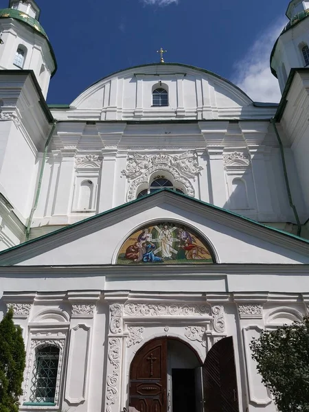 Buitengevel Van Kathedraal Stijl Van Het Oekraïense Barokke Klooster Mhar — Stockfoto