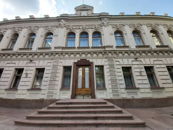 Övergiven Vacker Byggnad Byggd Ukrainsk Arkitektonisk Modern Stil Uam Slutet — Stockfoto
