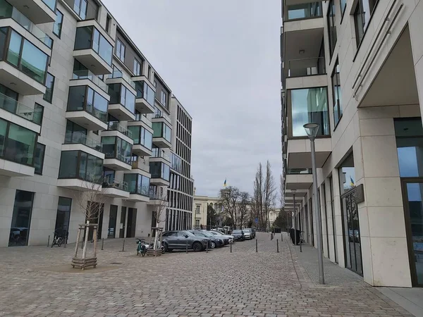Ruas Casas Berlim Durante Dia Dia Cinzento — Fotografia de Stock