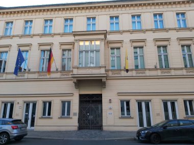 09.03.2022 Berlin: Berlin 'de tipik bir gün: evler, sokaklar, ulaşım