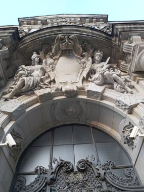 09.03.2022 Berlin: Berlin 'de tipik bir gün: evler, sokaklar, ulaşım