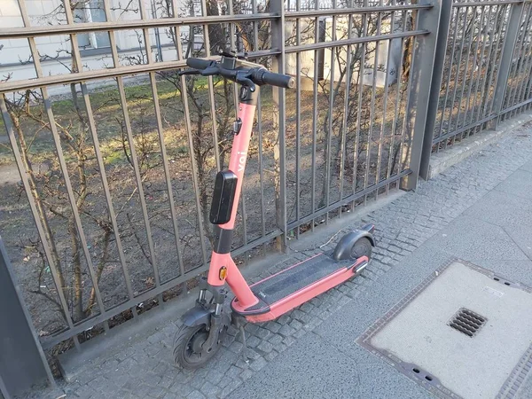 2022 Berlijn Duitsland Een Typische Dag Berlijn Huizen Straten Vervoer — Stockfoto