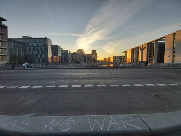 2022 Berlin Berlin Tipik Bir Gün Evler Sokaklar Ulaşım — Stok fotoğraf