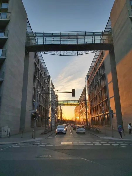 2022 Berlijn Duitsland Een Typische Dag Berlijn Huizen Straten Vervoer — Stockfoto