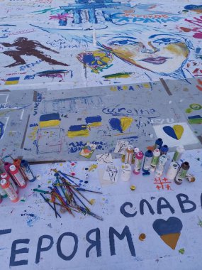 09.03.2022 Berlin: Berlin 'de tipik bir gün: evler, sokaklar, ulaşım