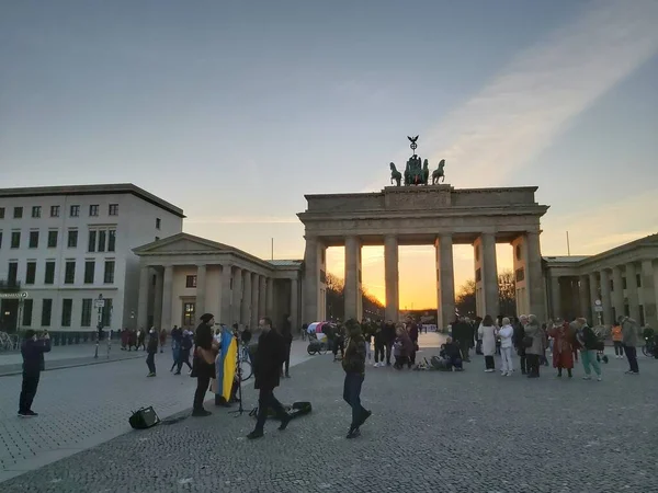 2022 Berlin Berlin Tipik Bir Gün Evler Sokaklar Ulaşım — Stok fotoğraf