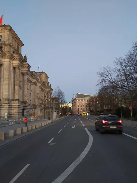 2022 Berlin Berlin Tipik Bir Gün Evler Sokaklar Ulaşım — Stok fotoğraf