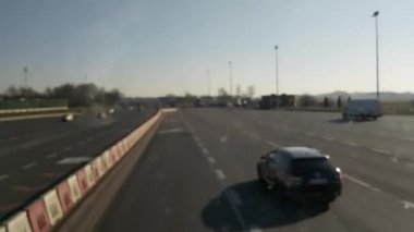 Polonya 'da Polonya yollarında otobüs hipervanesiyle seyahat etmek