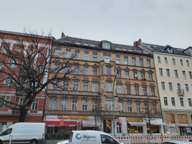 15.03.2022 Berlin: Berlin 'de tipik bir gün: evler, sokaklar, ulaşım, nesneler
