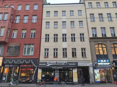 Berlin, Almanya 21 / 03 / 2022 - Berlin 'deki Sokaklar ve Binalar