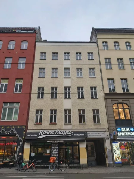 Berlin, Almanya 21 / 03 / 2022 - Berlin 'deki Sokaklar ve Binalar