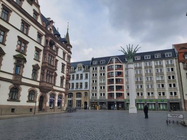 19 / 03 / 22 Leipzig, Almanya - Leipzig şehir merkezindeki binalar ve caddeler