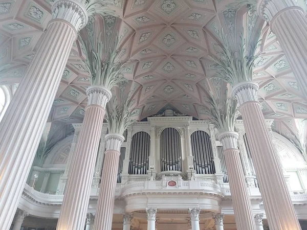 19 / 03 / 22 Leipzig, Almanya - Nikolaikirche İçişleri