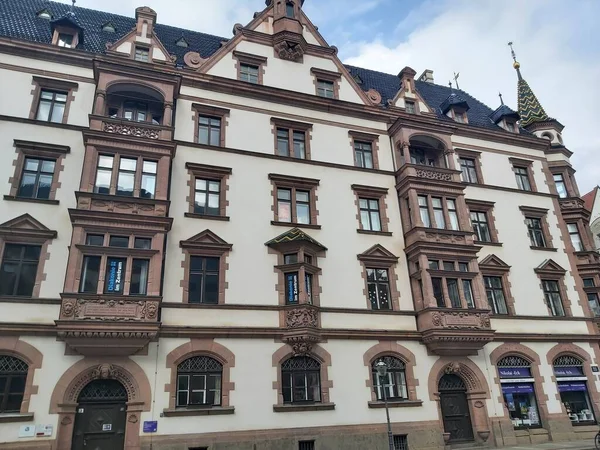 19 / 03 / 22 Leipzig, Almanya - Leipzig şehir merkezindeki binalar ve caddeler