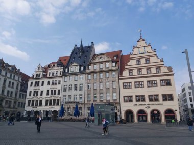 19 / 03 / 22 Leipzig, Almanya - Leipzig şehir merkezindeki binalar ve caddeler