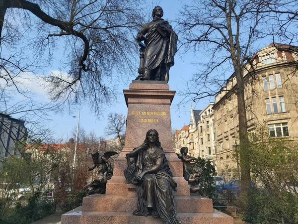 Lipsk Niemcy Pomnik Mendelssohna Przed Wnętrzem Thomaskirche — Zdjęcie stockowe