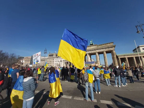 Marzo 2022 Berlín Alemania Gente Reunió Para Una Manifestación Para —  Fotos de Stock