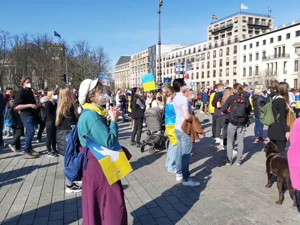 Marzo 2022 Berlín Alemania Gente Reunió Para Una Manifestación Para — Foto de Stock