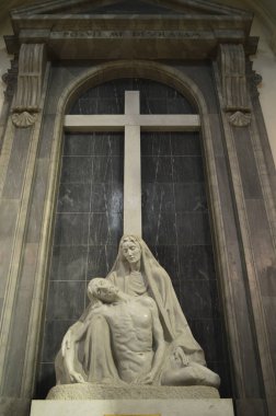 Lecce, Puglia, İtalya: Tarihi merkezdeki Santa Chiara kilisesinin ön yüzü.