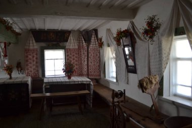 Pereyaslav-Khmelnitsky, Ukrayna: Halk mimarisi müzelerindeki eski Ukrayna kulübesinin geleneksel iç mimarisi, Pereyaslav-Khmelnitsky