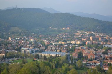 Milano kentinin tarihi mimarisi, İtalya ve Avrupa 'nın genel görünümü