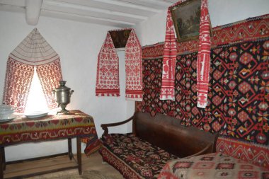Pereyaslav-Khmelnitsky, Ukrayna: Halk mimarisi müzelerindeki eski Ukrayna kulübesinin geleneksel iç mimarisi, Pereyaslav-Khmelnitsky