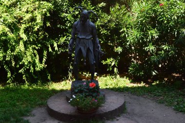 Mantova şehrinde, İtalya 'da, Avrupa' da soytarı heykeli
