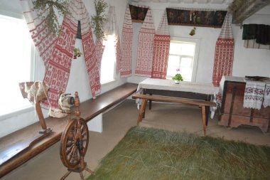 Pereyaslav-Khmelnitsky, Ukrayna: Halk mimarisi müzelerindeki eski Ukrayna kulübesinin geleneksel iç mimarisi, Pereyaslav-Khmelnitsky