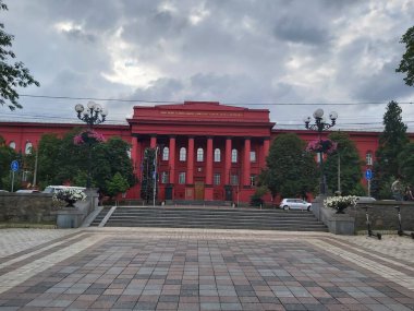 Kyiv 'deki Taras Shevchenko Ulusal Üniversitesi, kırmızı bina.