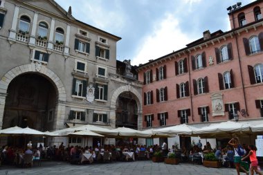 İtalya 'nın Verona şehrinin tarihi binaları