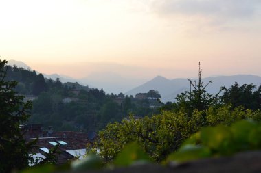 Gün batımlı güzel dağ manzarası