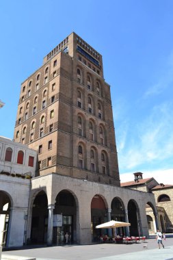 İtalya 'nın Verona şehrinin tarihi binaları